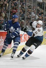 Kyle Wellwood Toronto Maple Leafs skates v Brian Sutherby Wa- Ice Hockey Photo