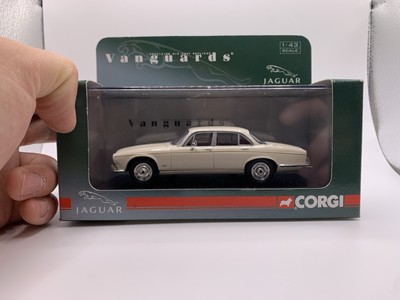 Vanguards Corgi 1:43 Jaguar XJ6 Series 1 Old English White VA08610