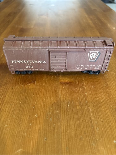ROUNDHOUSE PRR Boxcar 47011 HO  | Condition: Used
