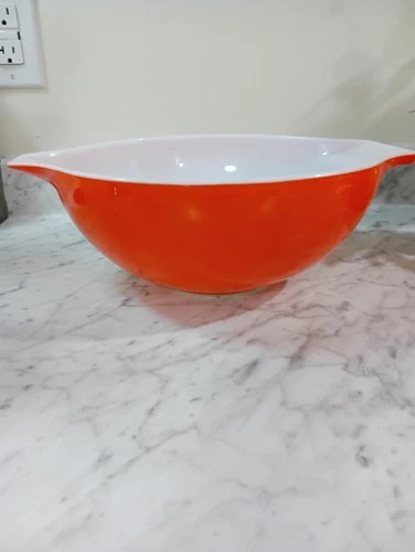 Pyrex 444 Red Cinderalla Mixing Bowl