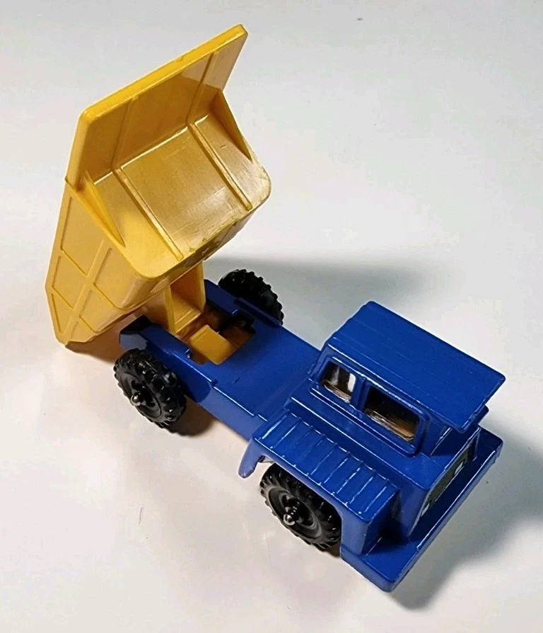 Vintage 1976 Corgi Juniors Blue/Yellow Dumper Truck HO Diecast/Plastic Tipper - Image 2 of 4
