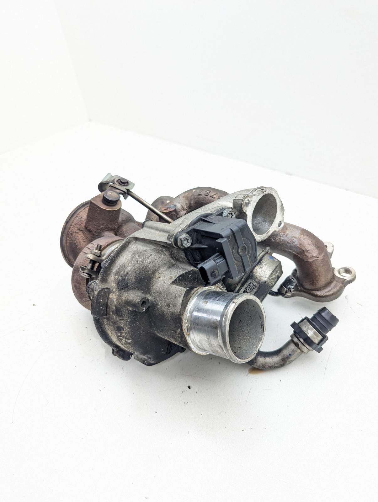 Maserati Quattroporte M156 Ghibli Right Turbocharger Turbo Charger Manifold