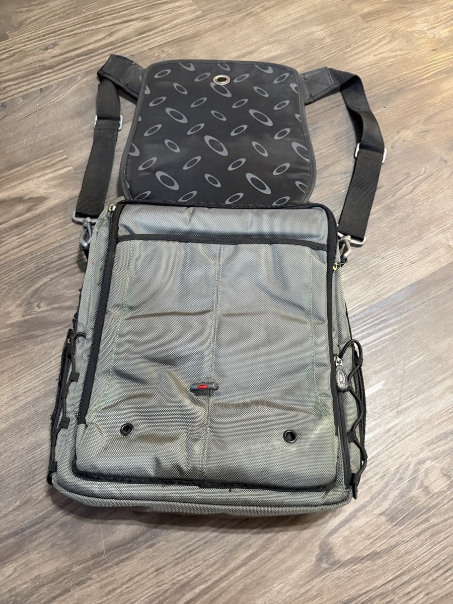 Oakley Tactical Field Gear Vertical Messenger Laptop Bag Strap