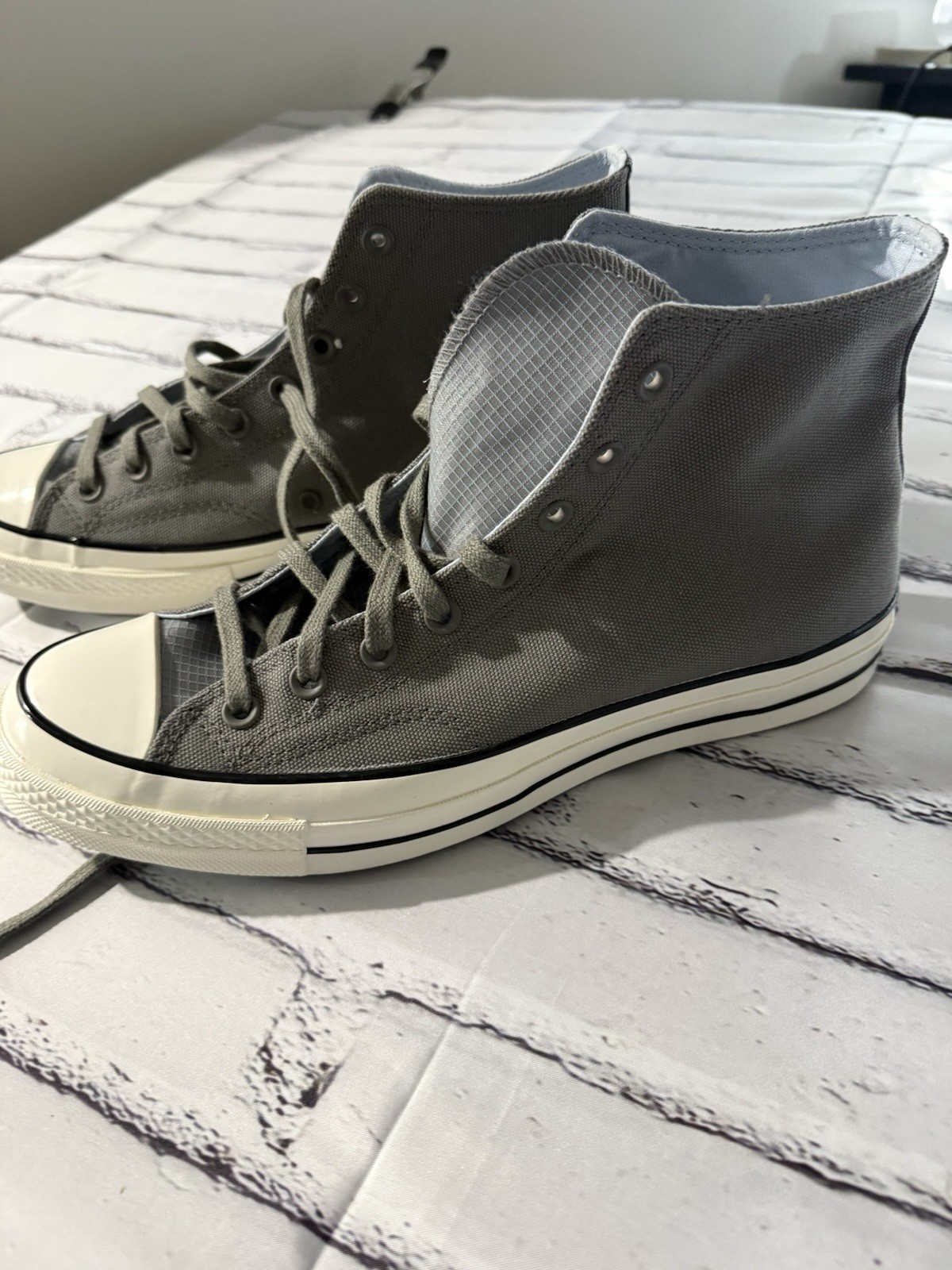 Converse High-Top Sneakers in Gray Size 11 Men New thumbnail 11