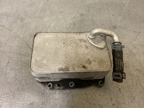 Original VW Touareg III CR 3.0TDI 059117015K Ölkühler Motorölkühler