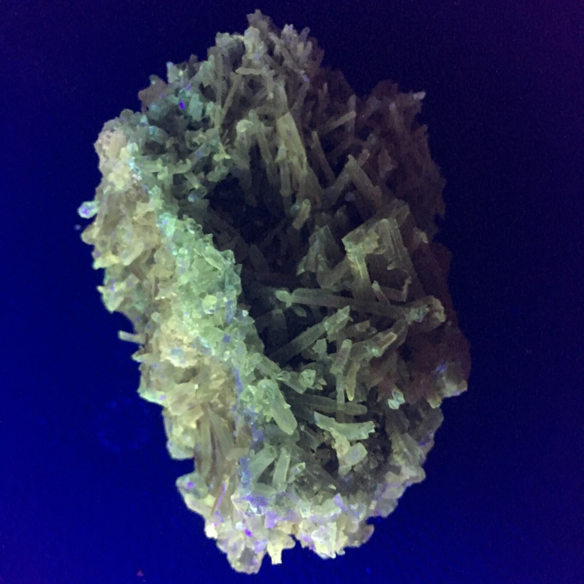 BIG 324g Blue Zincite Display Cluster (zc24) | eBay