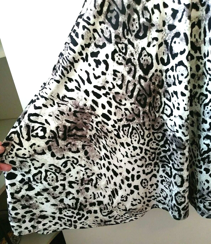 NUEVO VESTIDO MUJER LULAROE NICKI BLANCO ANIMAL PRINT SIN MANGAS AJUSTADO Y ACAMPANADO XL NUEVO CON ETIQUETAS Foto 2 de 4