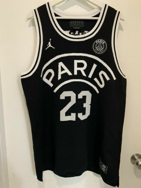 paris jordan vest