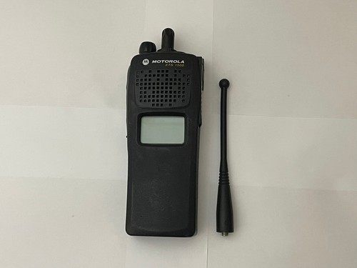 MOTOROLA XTS1500 Model 1.5 UHF 450-512MHz P25 9600 Baud Radio H66SDD9PW5BN