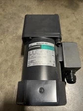 ORIENTAL MOTOR BHI62ST-G2 INDUCTION MOTOR (RS2.3) And Gear Head