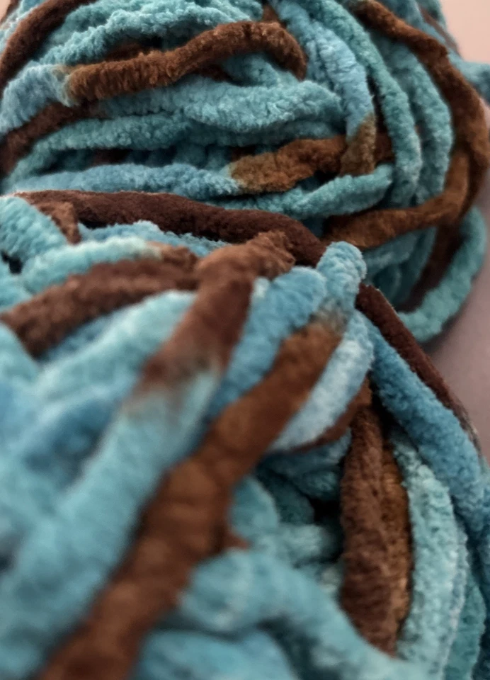 Blanket Blanket Yarn - 5.3oz/150g/108yds - Mallard Wood / Lot Of 2 Skeins - Image 2 of 4