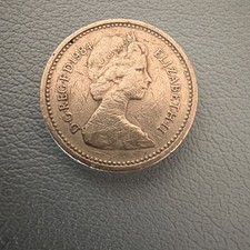 1985 UK British Pound Coin Elizabeth II Leek Reverse