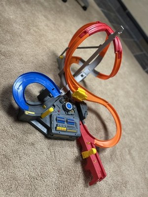 Hot Wheels Spin Storm Track Set Orange Track High Speed Multi-Lane Loops CDL45