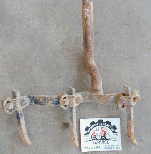 30592BA RIGHT HAND TOBACCO HOE IH 144 CULTIVATORS FARMALL CUB SUPER A 100 130 