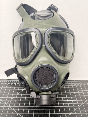3M FR-M40-20 Full Facepiece Air Purifying Respirator Medium Green (No Box) - Picture 2 of 15