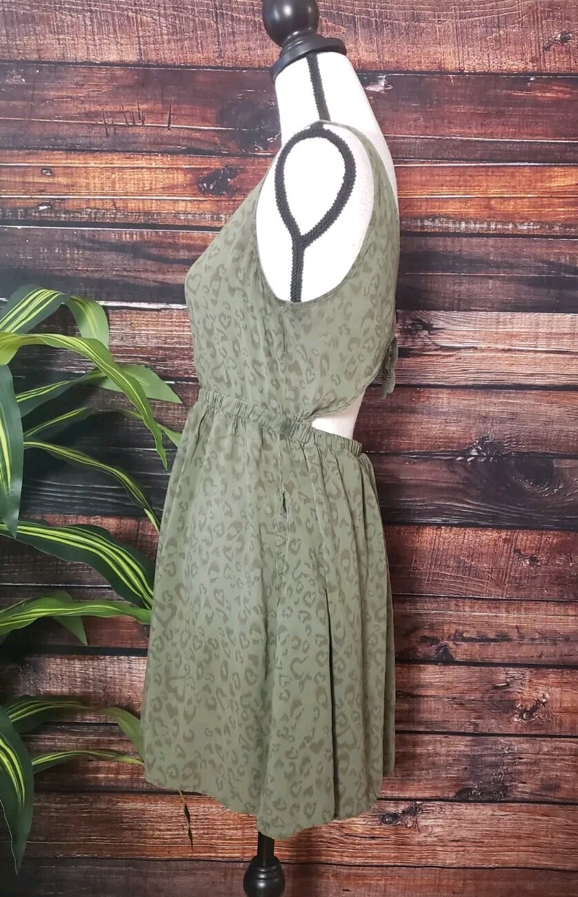 H&M Divided Dress Size 8 Viscose Open Back Green Leopard Print Pockets thumbnail 4