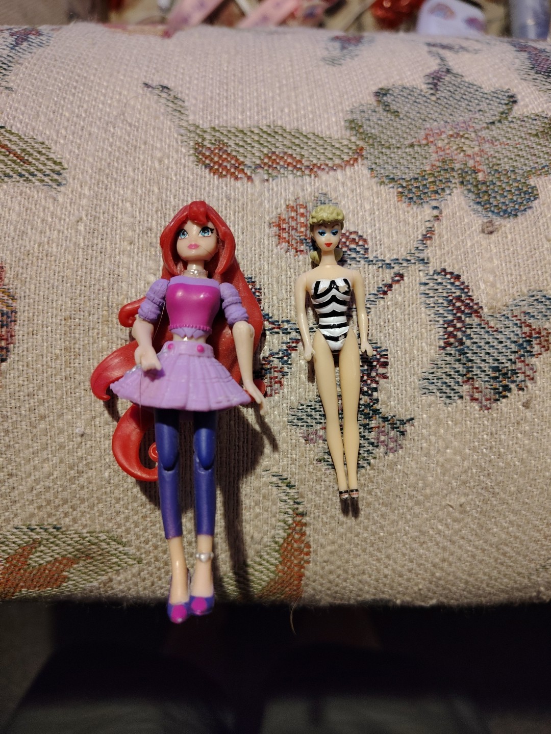 Lot Of 2 Small Dolls. 1 Classic Barbie, And 1 Bloom From Winx Club. No Wings.