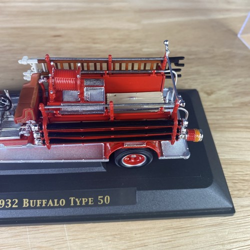 Fire Engine Signature Series 1932 Buffalo Type 50 Diecast Plastic Case 1:43 - Picture 4 of 13