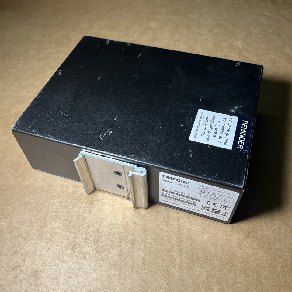 TRENDnet TI-G102i 10-Port Industrial Gigabit L2 Managed DIN-Rail Switch - Image 3 of 4