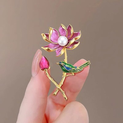 Exquisite New Magpie Lotus Brooch For Women Coat Pins Badges Vintage Corsage