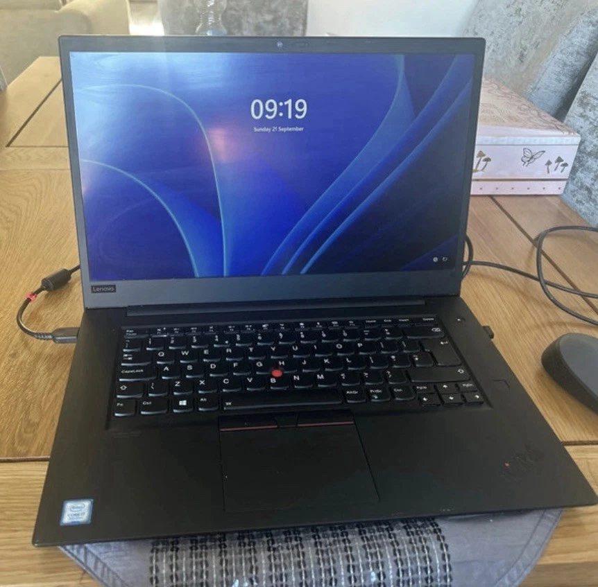 Lenovo ThinkPad P1 · i7-9750H · 16GB · 256GB, photo 1 of 5