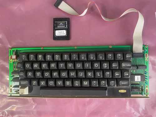 ✅ ⌘ Keyboard For Apple II or II Plus , With Modified F8 and Lower Case ROMs