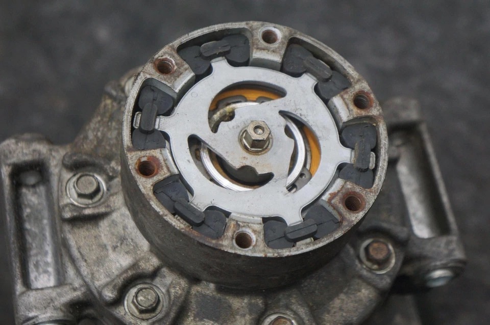 Compressor de ar condicionado CA OEM 400260805B Lamborghini Gallardo Spyder 2008 - Imagem 2 de 4