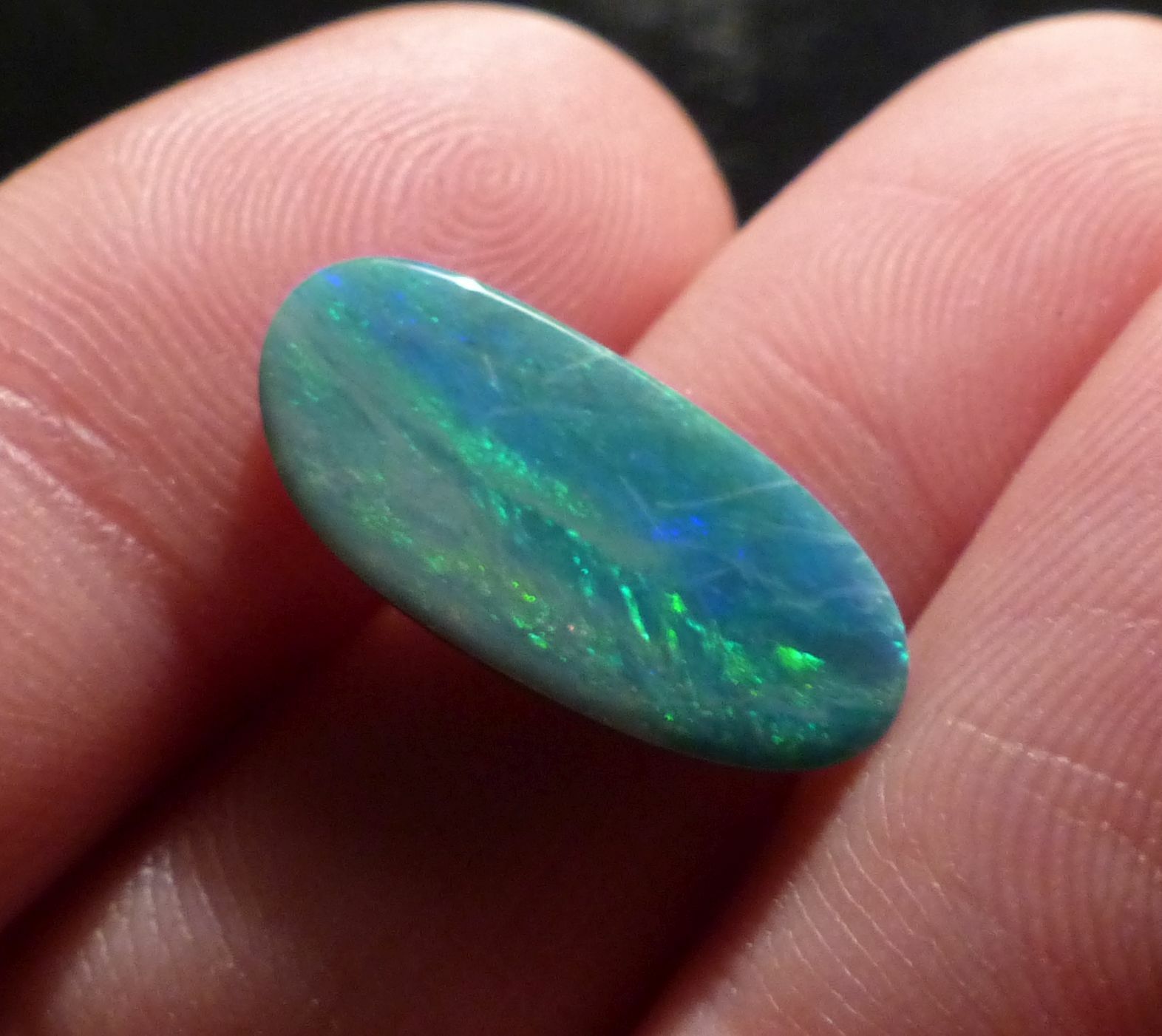Opale noble doublet d'Australie cabochon de collection 17x8x3mm 3cts O&co
