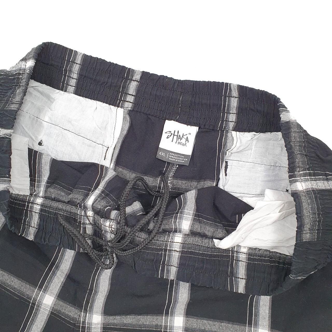 SHAKE WEAR Check Black Cargo Workwear Shorts Mens W42 image 2