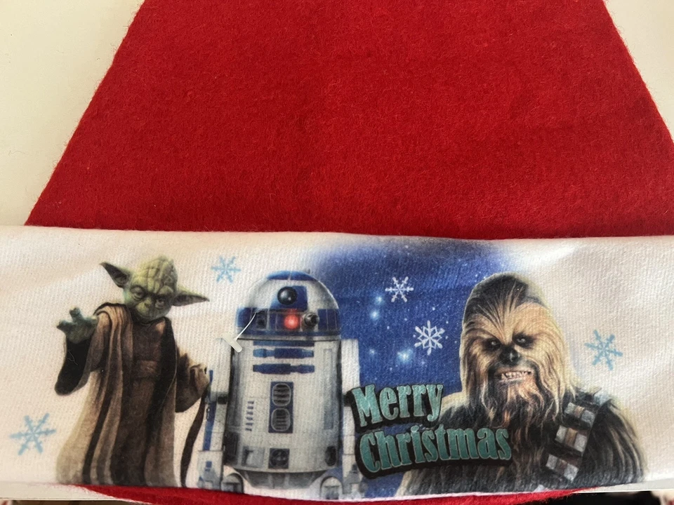 Chapéu Disney Star Wars tema Feliz Natal Papai Noel R2d2 Chewbacca Yoda - Novo em folha - Imagem 2 de 4