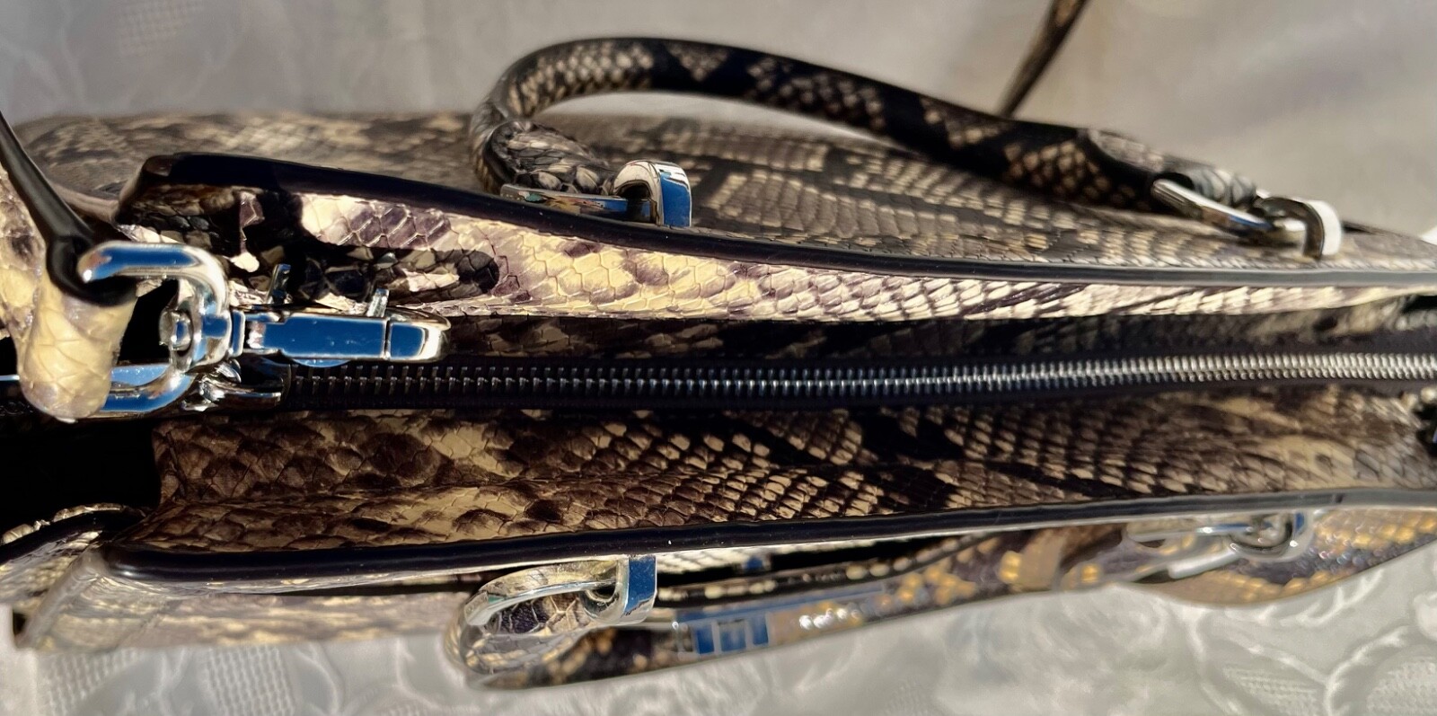 MICHAEL KORS LEATHER HANDBAG, PYTHON PRINT,  AV-1… - image 5