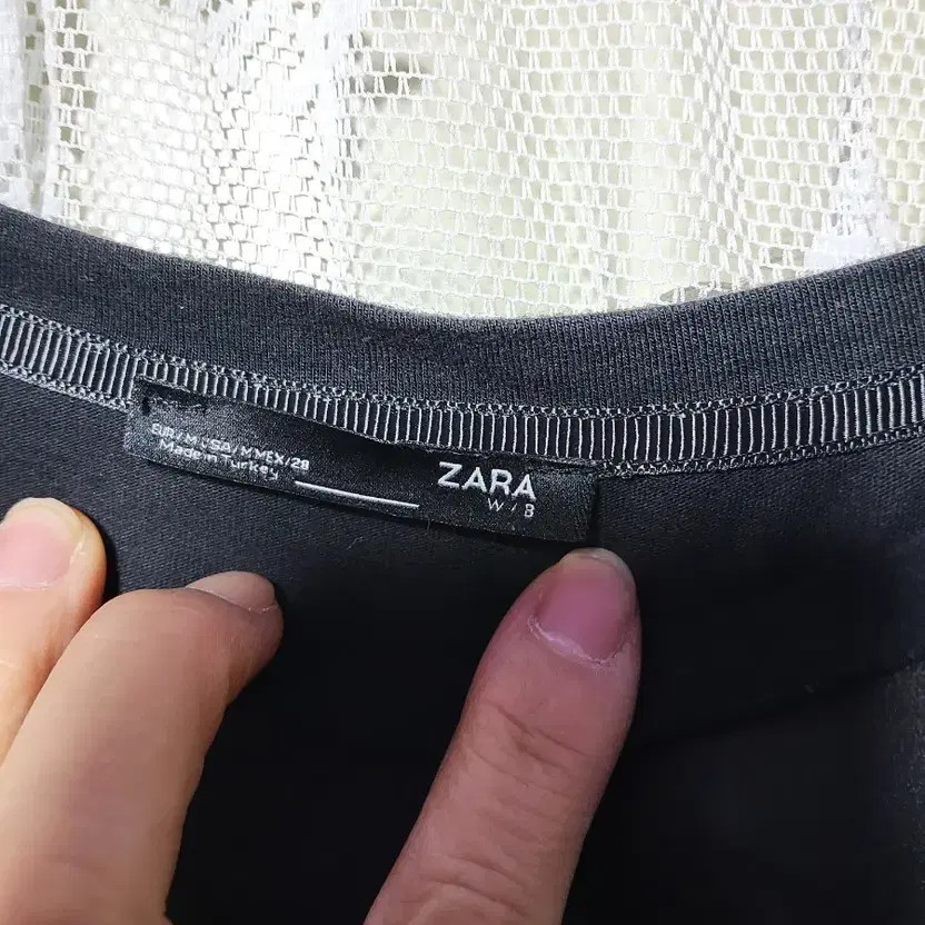 Zara W/B Line Floral Embroidered Short Sleeve T-Shirt thumbnail 2