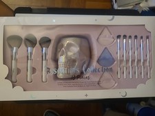 Essentials Collection 13-Piece Makeup Set.
