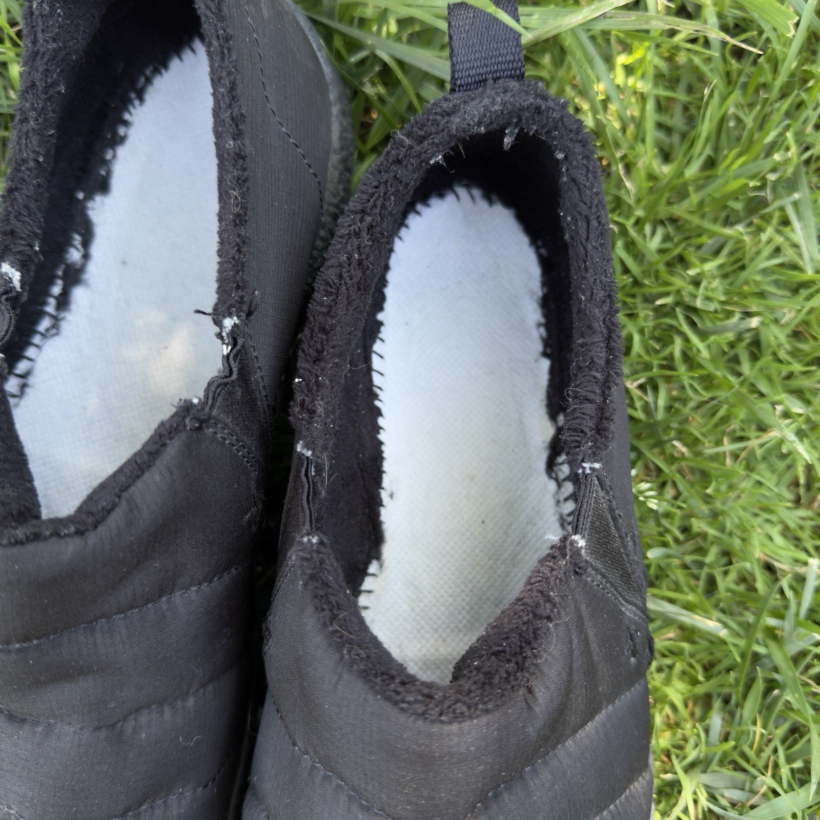 Scarpe uomo Keen Howser II taglia 10 5 nere trapuntate nylon foderate in pile slip on