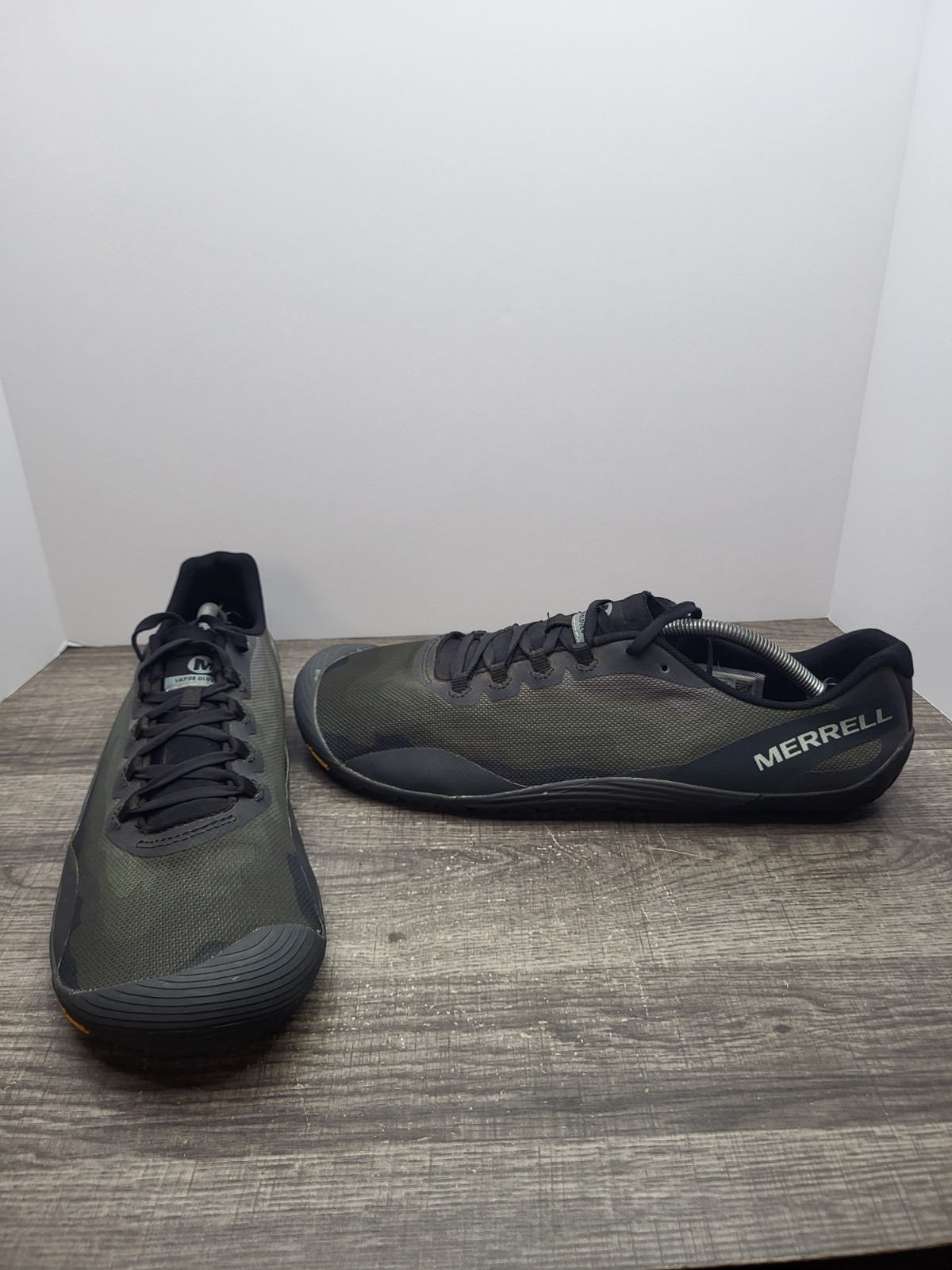 SAOLA Merrell Uomo Vapor Glove 4 Sneakers a Piedi Nudi Taglia 13 Nero Grigio Vibram Scarpa Mimetica