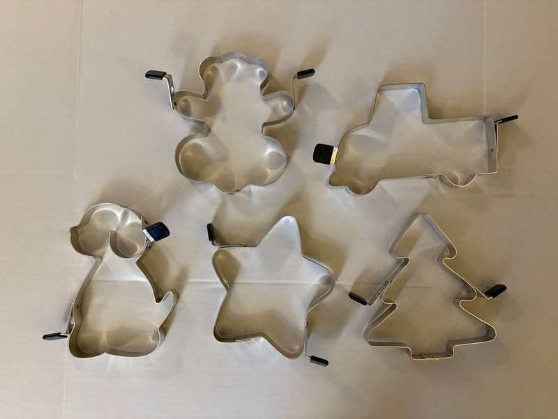 Christmas Holiday Large Metal Cookie Cutters Egg or Pancake Mold -