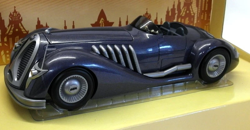 Corgi 1/18 Scale Diecast - 77606 1940'S Comics DC Comics Batmobile - Image 2 of 4