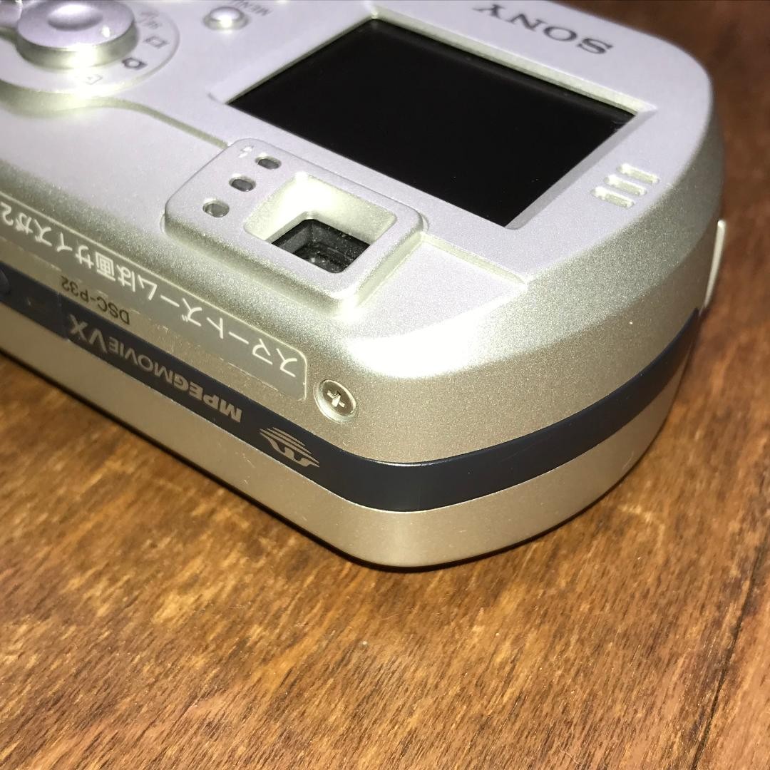 美品　SONY Cybershot DSC-P32 動作確認済　電池式 Sony Cyber-Shot DSC-P32 3.2MP Digital Camera AA Battery