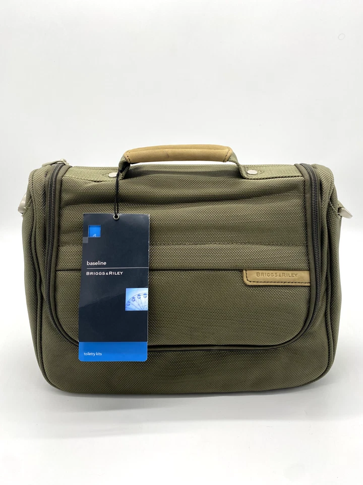 Briggs and Riley Hanging Toiletry Kit - Image 2 of 4