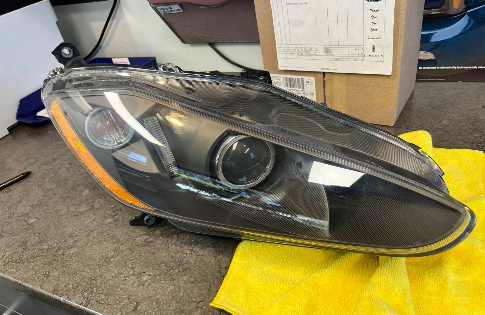 2011 MASERATI GRAN TURISMO S HEAD LIGHT HEADLAMP RIGHT SIDE BLACK