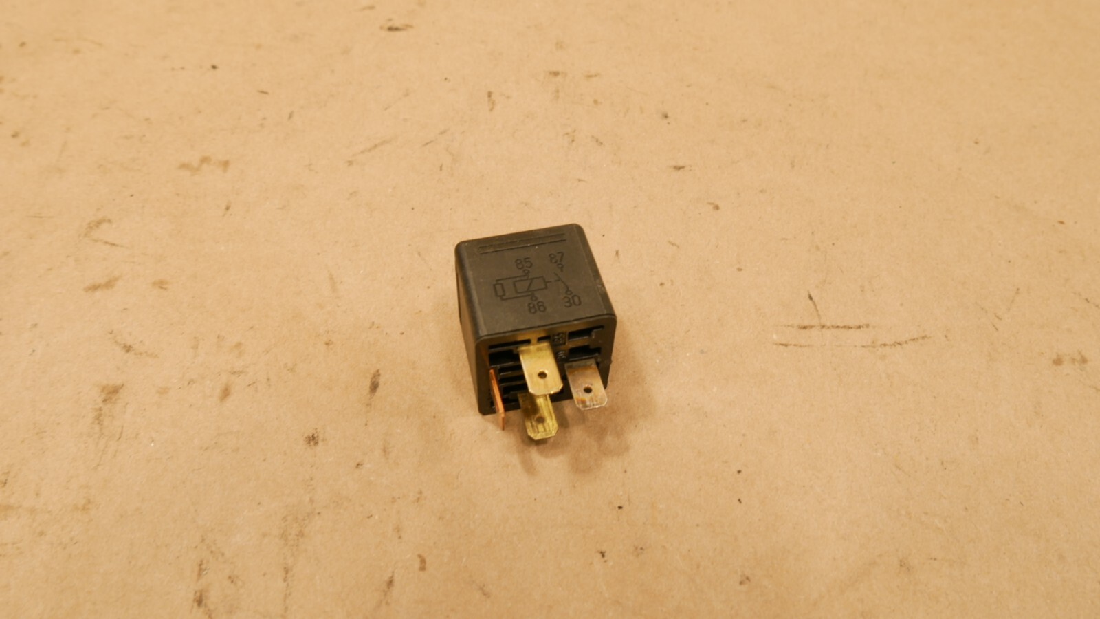 Ferrari F355 Relay P/N 0332019103