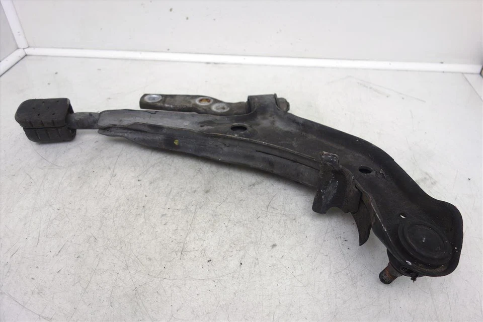 Brazo de control inferior del conductor delantero izquierdo Infiniti I30 96 97 98 99 54501-39U10 Foto 4 de 4