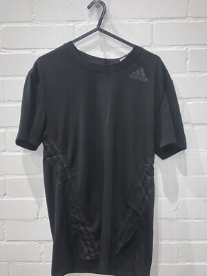 Pre-Loved Adidas T-shirt In Black Size Medium UK