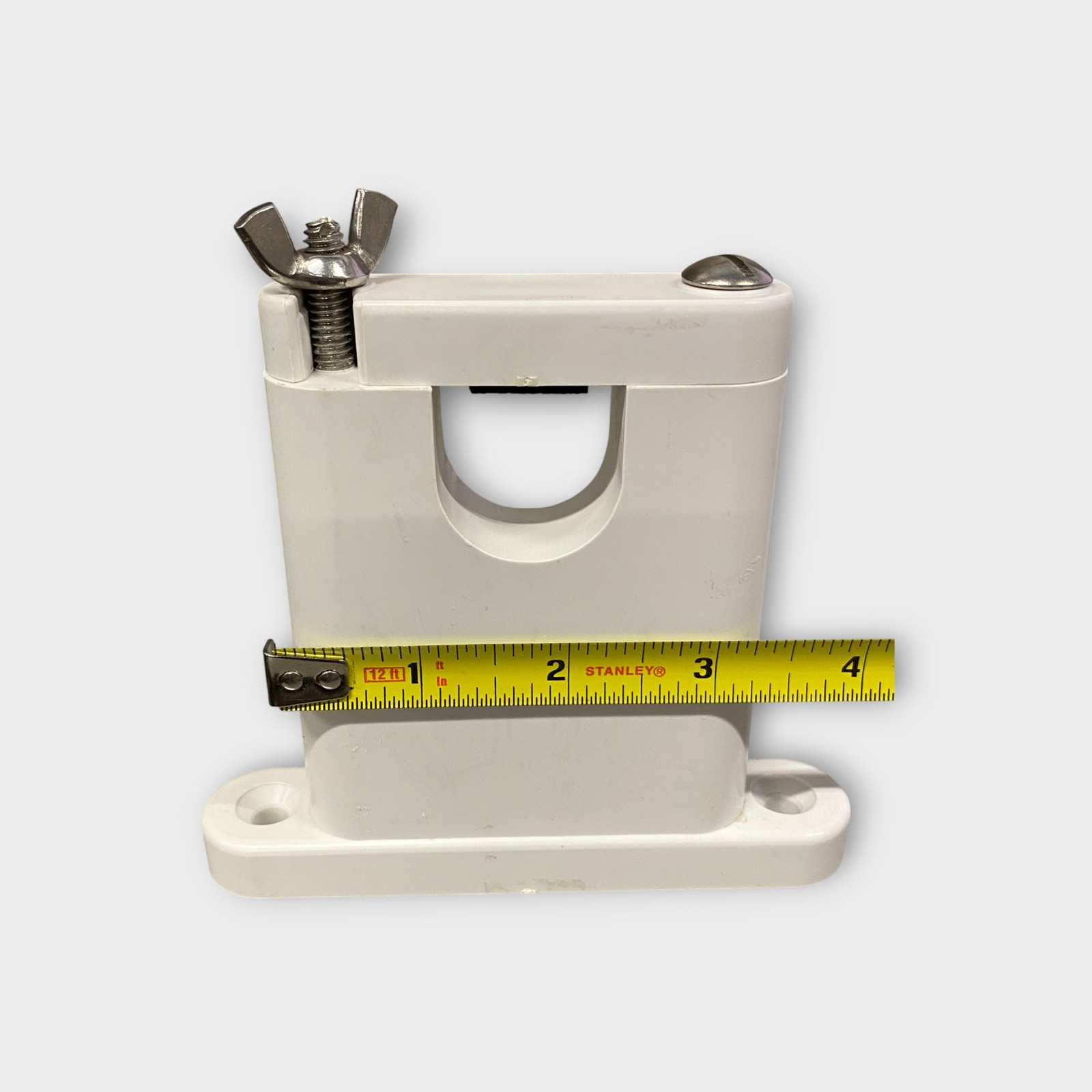 Newmar Plastic Upper Antenna Clamp with Hardware (1 1/8" Diameter) - New - Blem