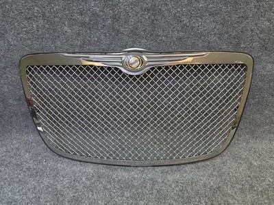 05-10 Chrysler 300 300C E&G Classics  Wire Mesh Grille Grill Emblem
