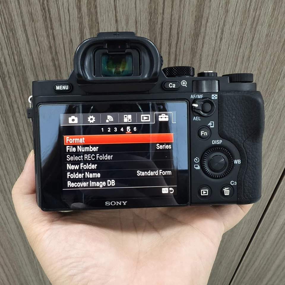 Câmera Digital Sony Alpha A7R ILCE-7R 36.4MP - Preta (Corpo) Língua Inglesa - Imagem 2 de 4