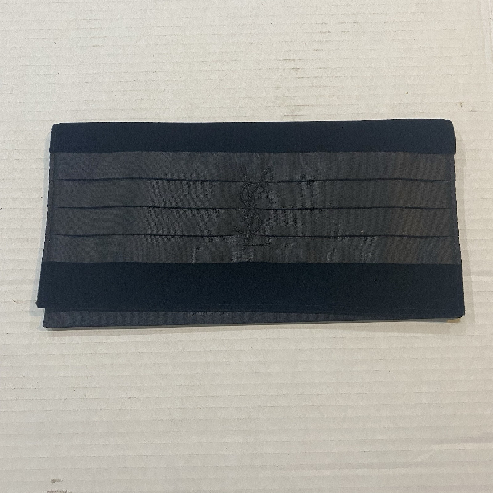 Borsa profumi sera raso velluto nero YVES SAINT LAURENT YSL pochette cosmetica