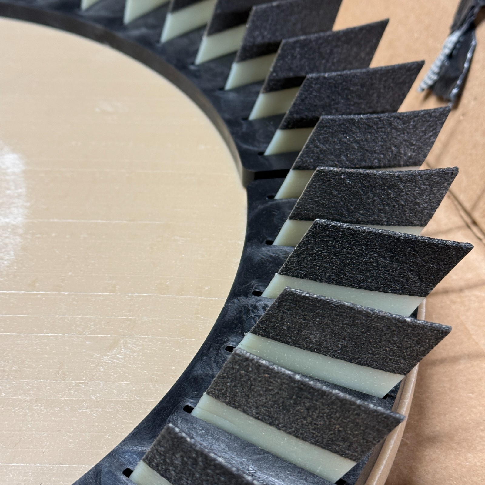 NOS DIAMABRUSH 912001220 Polymer Polishing Abrasive Pad 100 Grit 20" Diameter