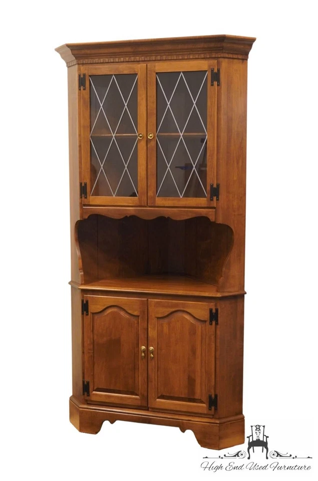 Gabinete de esquina colonial americano temprano ETHAN ALLEN reliquia nuez moscada arce 10-6046 Foto 2 de 4