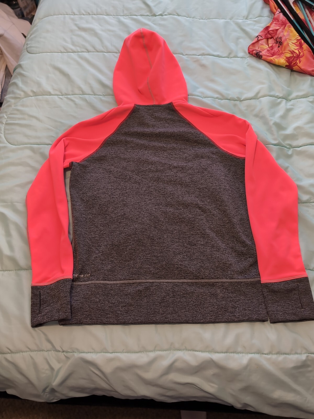 Nike Therma-Fit Pink & Gray Long Sleeve Pullover Hoodie M thumbnail 5